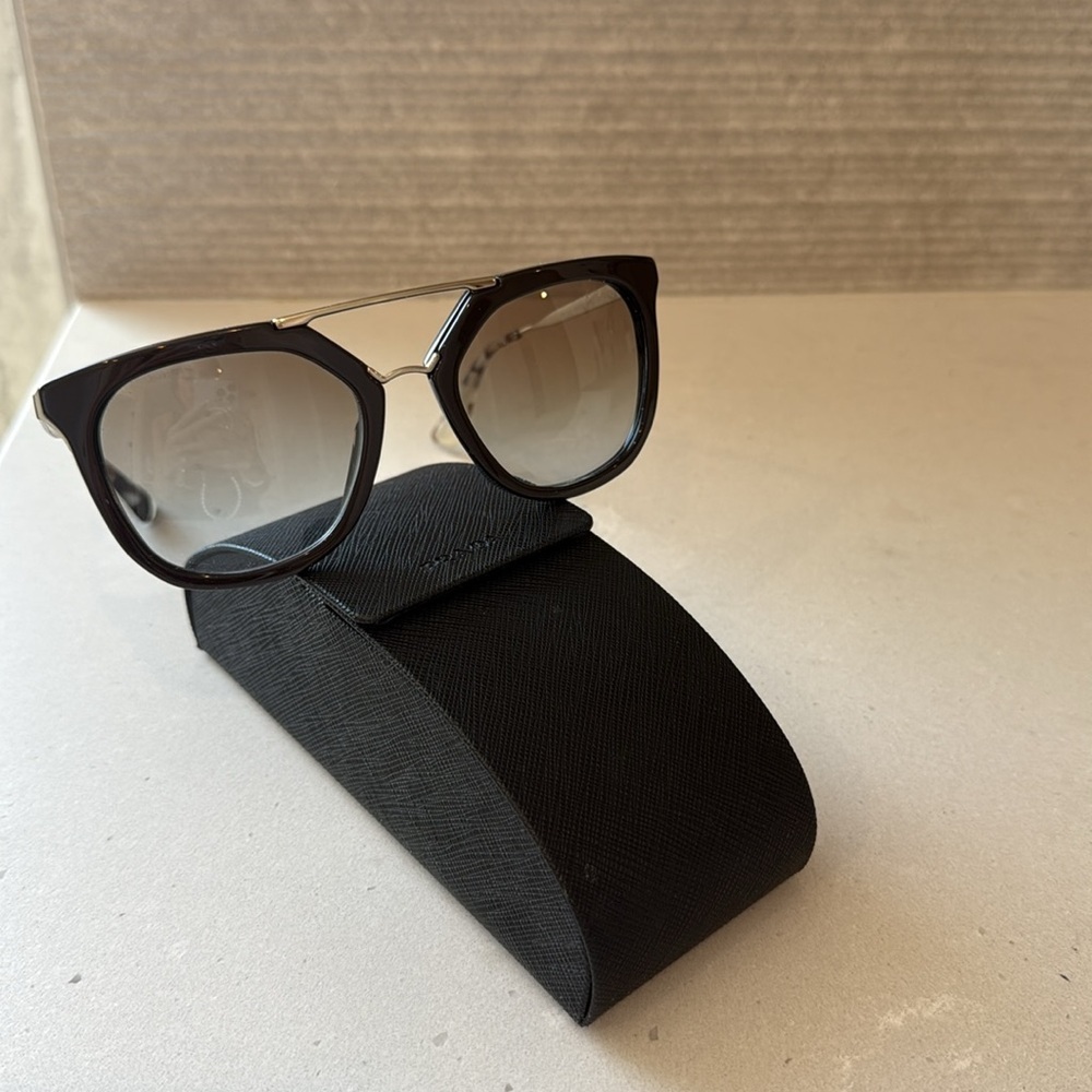 Prada PR 13QS CATWALK Sunglasses! - Picture 2 of 11